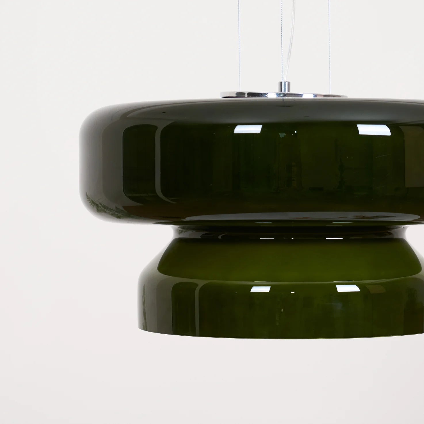 Lampada a sospensione moderna in vetro curvo Arthur8.webp__PID:37803086-1ce2-4ac3-adb0-9059e316023b