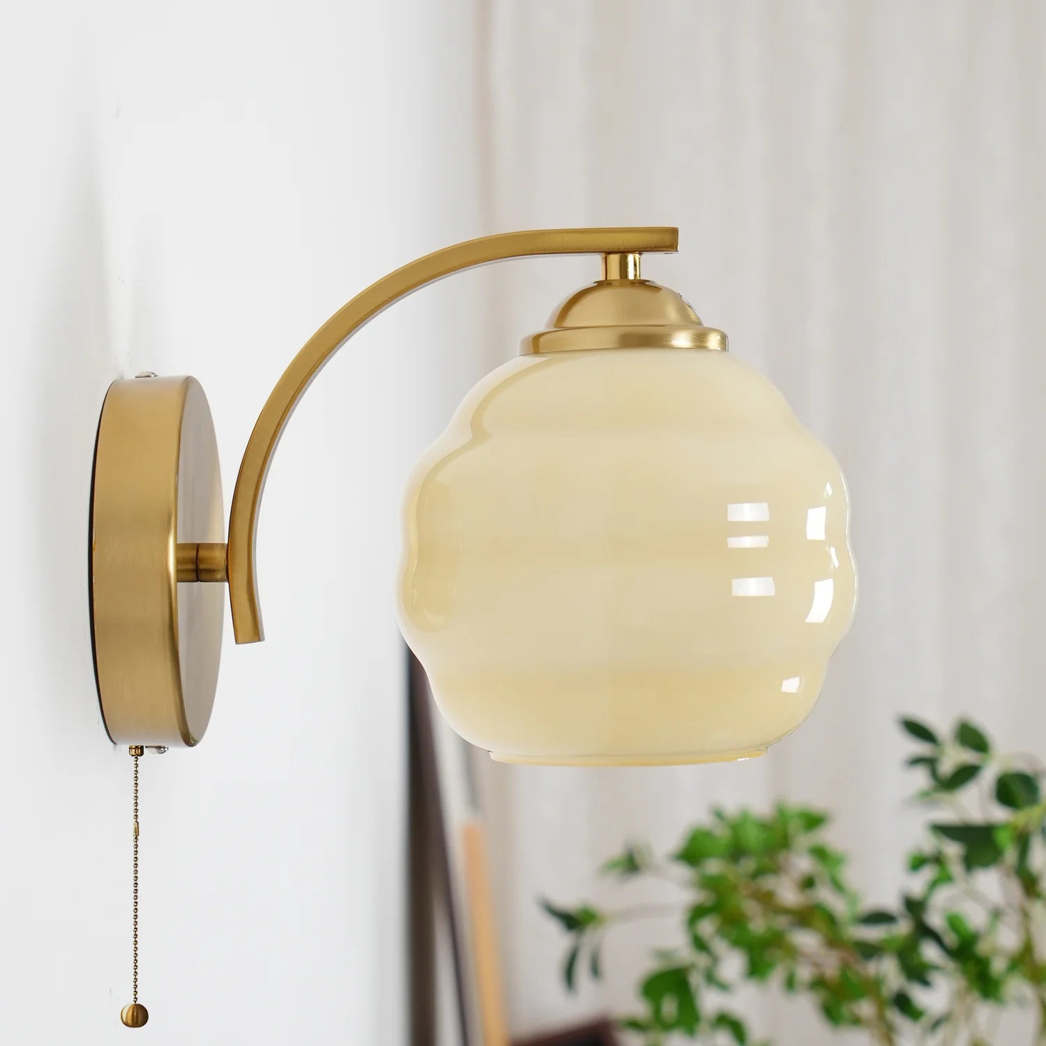 Brito_Ceiling_Light_7_2048x.webp__PID:5250f94a-44b0-45e6-9b9e-45a5ca4e72ad