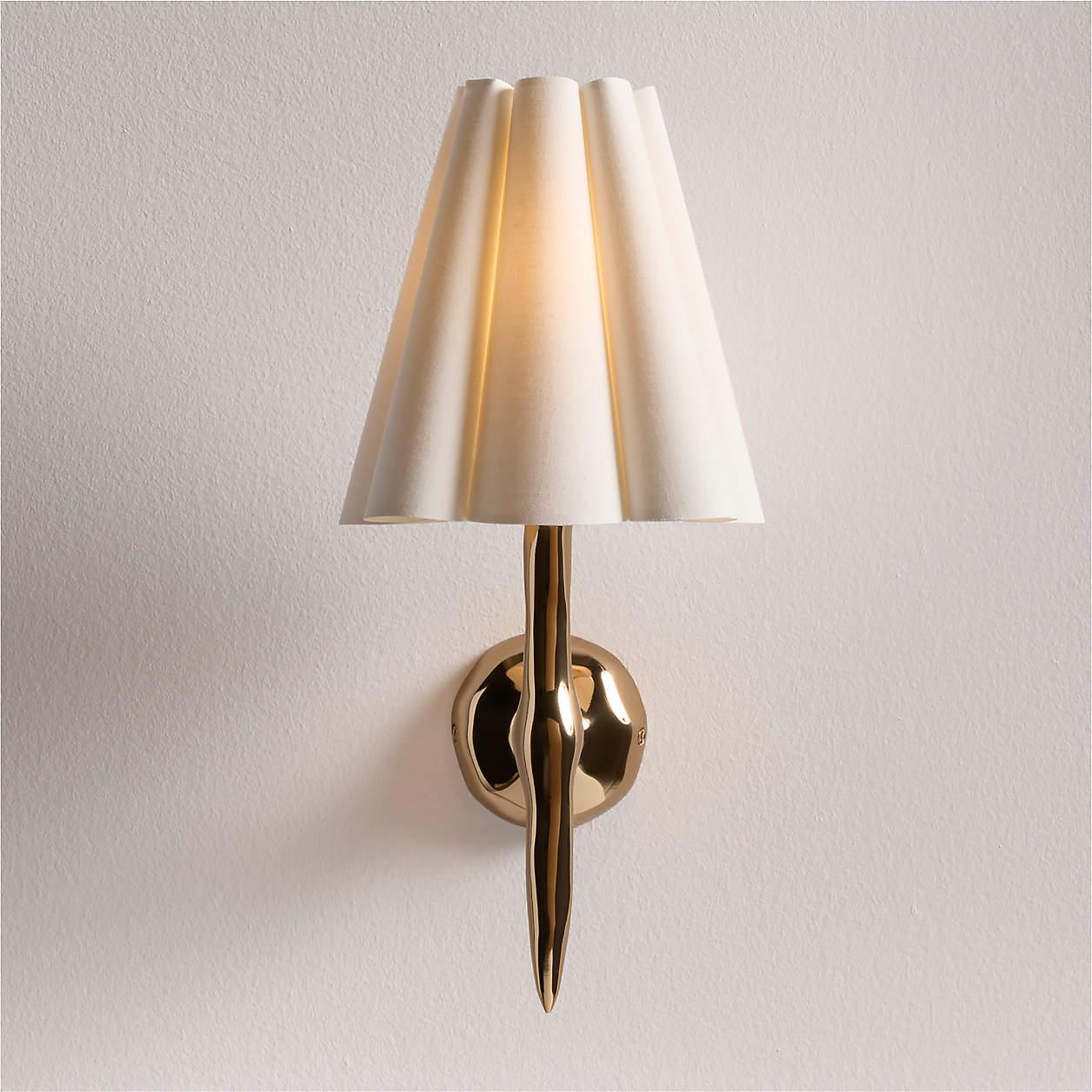 Xanthe Retro Classic Gold Curving Arm Wall Sconcexj3.webp__PID:cbcafa27-8113-4102-91d6-71e5c89afbb0