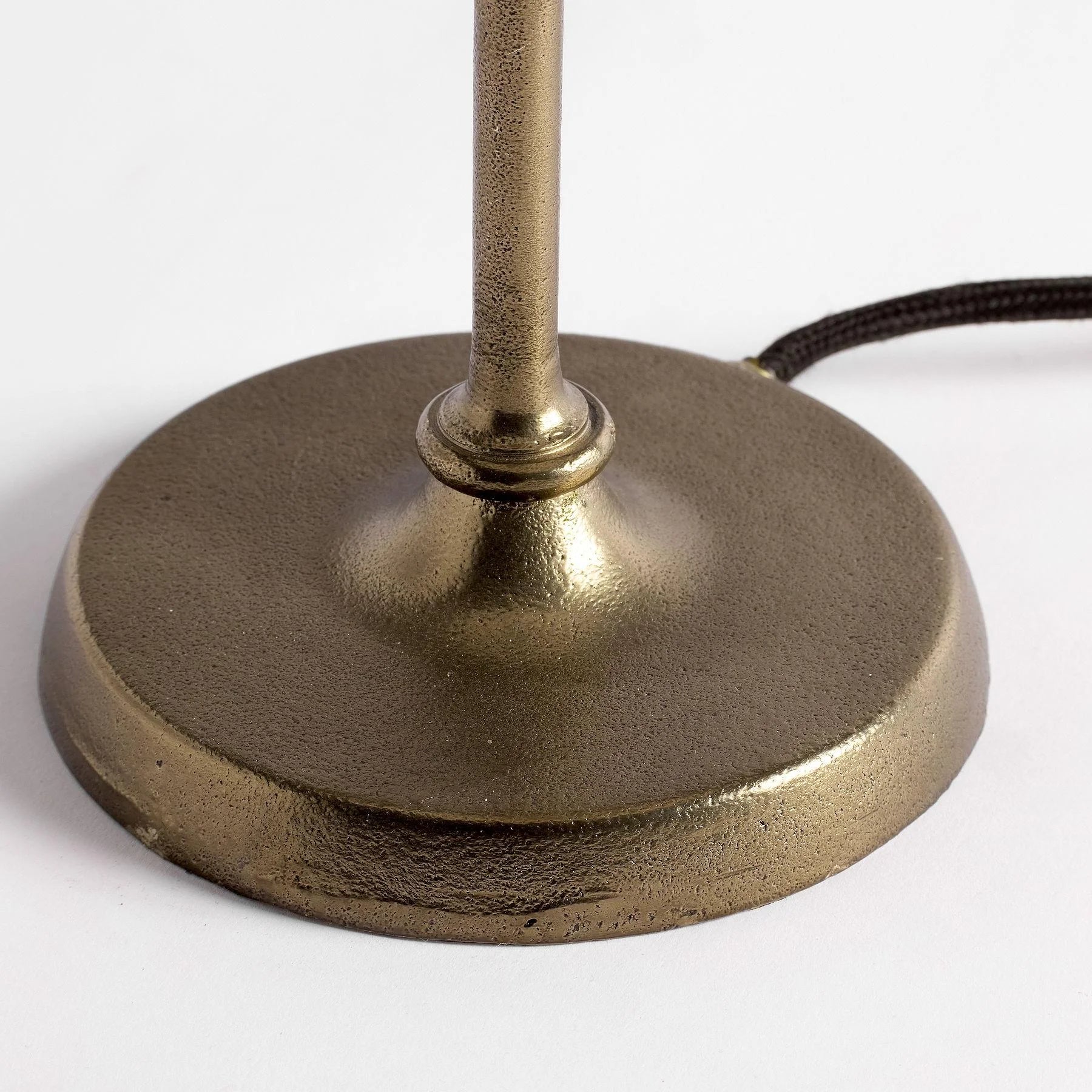 Clara Retro Brass Plant Wrought Iron Table Lamp (3).webp__PID:2e455a56-cd01-42cd-898b-d1e909be649b