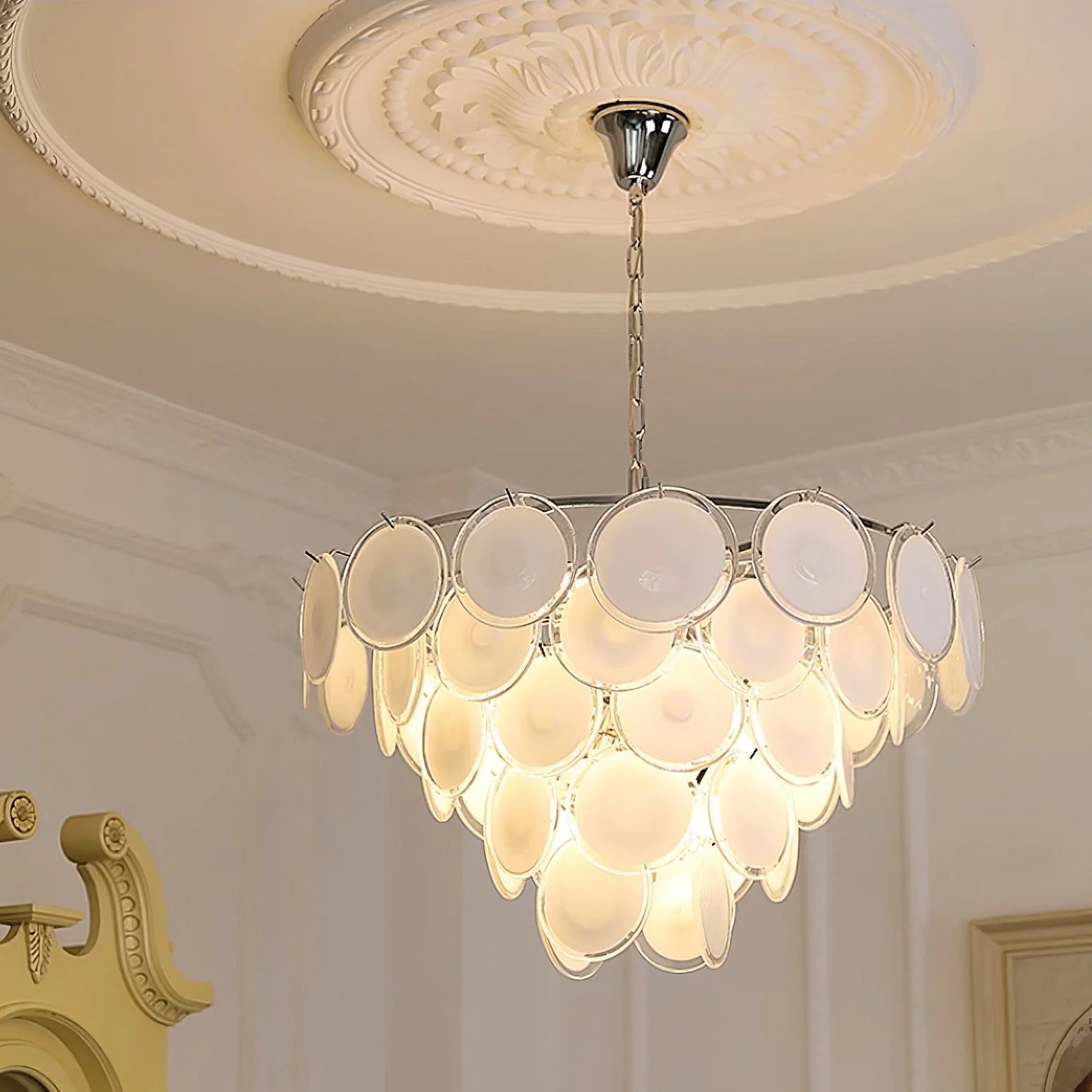 Milae Elegant Murano White Glass Chandelier8.webp__PID:129e0333-1430-4307-b49d-3dc2268c3d4b
