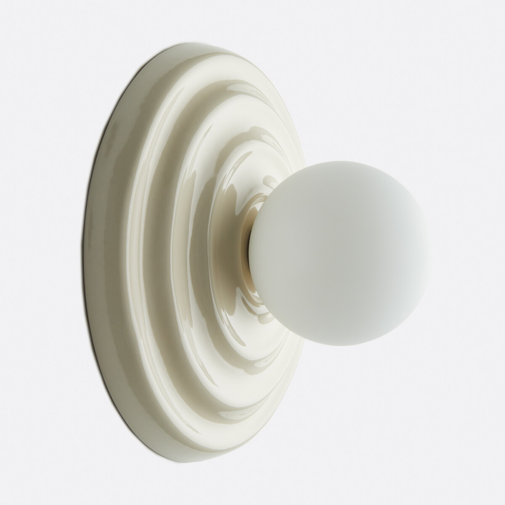 Ezrin Nordic Ceramic Globe Wall Light3.webp__PID:a3b8067b-5a05-4be0-93d9-b36d563423b4