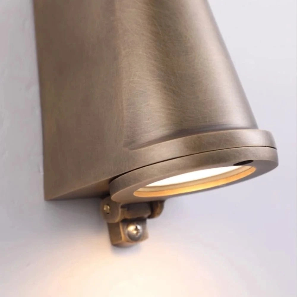 Rafael Modern Minimalist Outdoor Wall Lamp6.webp__PID:baba8e3f-2b13-4d2c-9ae9-7e227bc0d55e