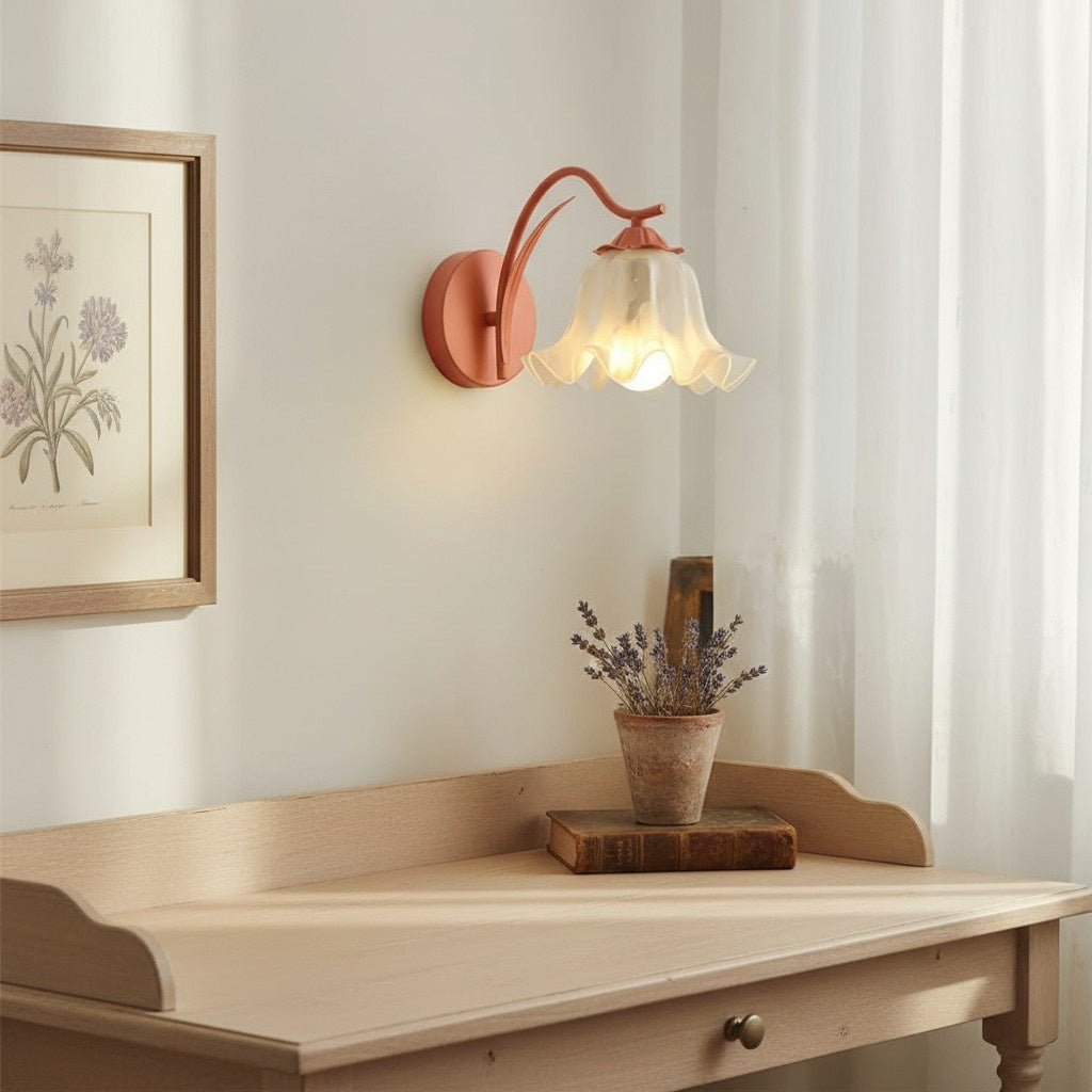 Denise French Retro Acrylic Floral Wall Light39.jpg__PID:26083930-e71a-47ad-8884-c8b6c8ae534b