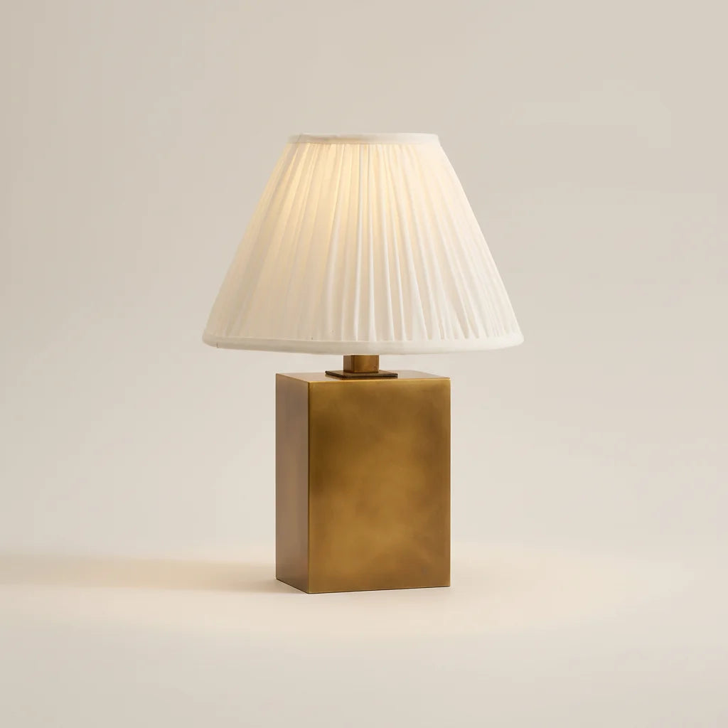 Blair Classic Brass Cone Table Lamp 1.webp__PID:fdb0a1bf-5a38-45ff-aca2-03132cbc721d