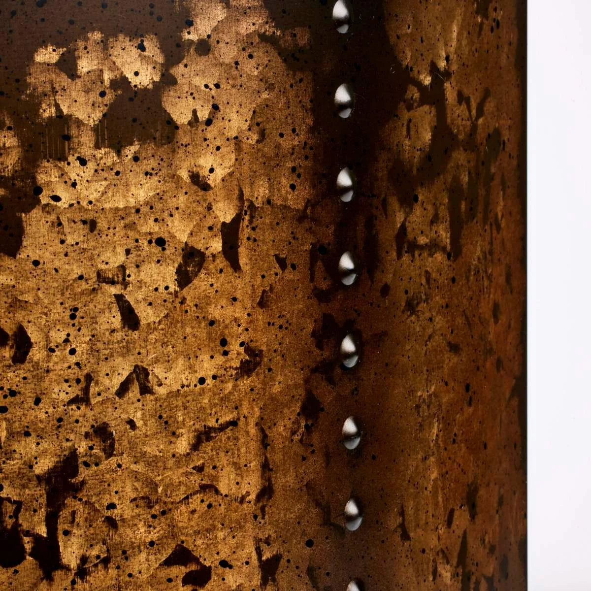 Zephyrus Rustic Brass Industrial Wall Sconce (7).webp__PID:4d758bf1-8e38-4eb8-a6fb-b2ff92d50c66