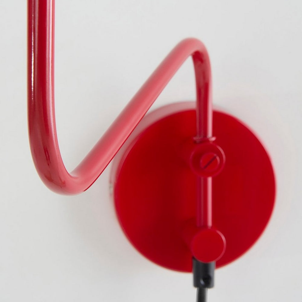 Torsten Minimalist Swing Arm Wall Light5.webp__PID:64f5205f-0f29-4342-a037-e7de9336e74a
