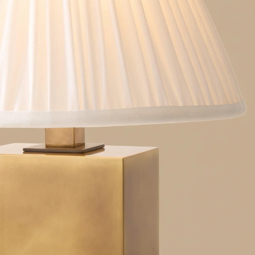 Blair Classic Brass Cone Table Lamp 5.webp__PID:5a3895ff-eca2-4313-acbc-721dc07220b2
