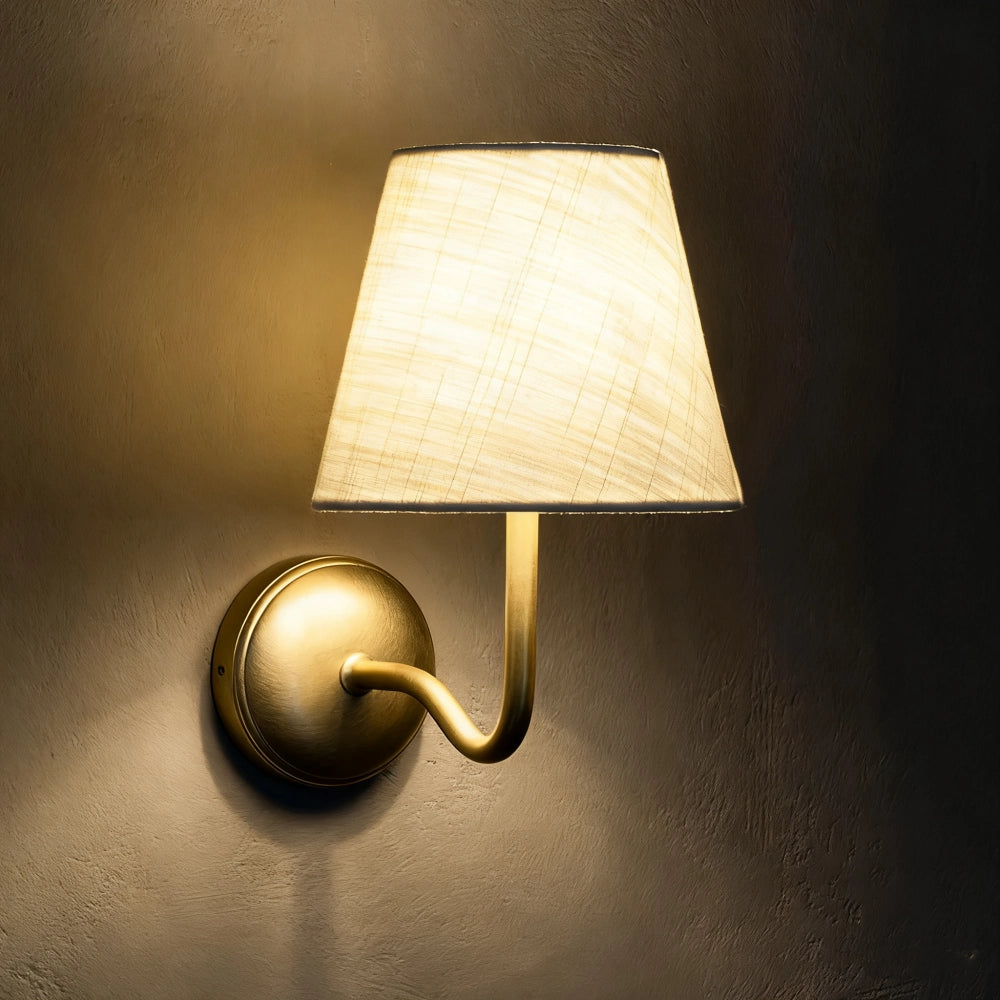 Amelia Classic Brass Arm Wall Sconce3.webp__PID:7d3b918e-4b25-4dd6-9ff2-39b9bf24af3f