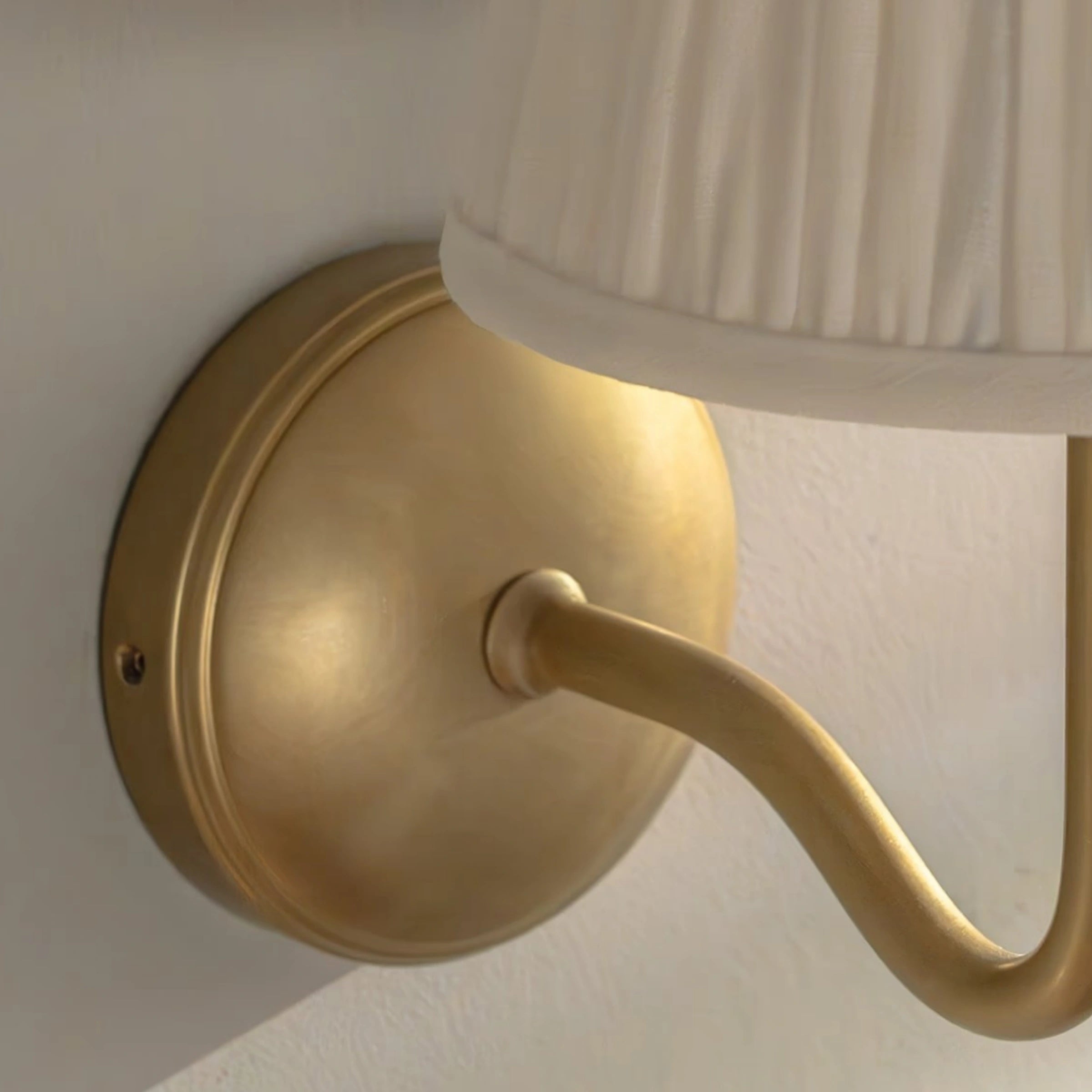 Valkeryn Vintage Linen Cotton Pleated Wall Light22.webp__PID:7261e20b-c220-46ba-872c-ac4d0af418f8