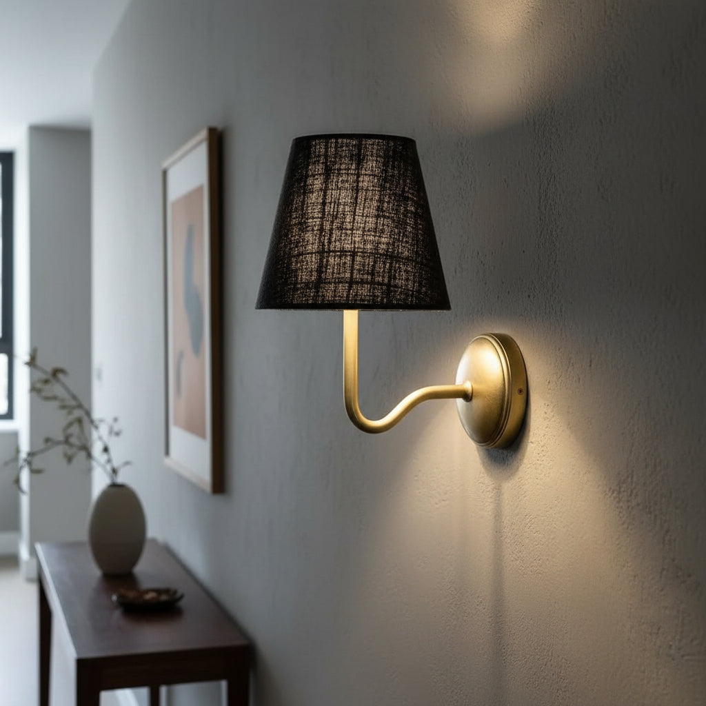 Amelia Classic Brass Arm Wall Sconce8.webp__PID:4b252dd6-9ff2-49b9-bf24-af3f904f35cd