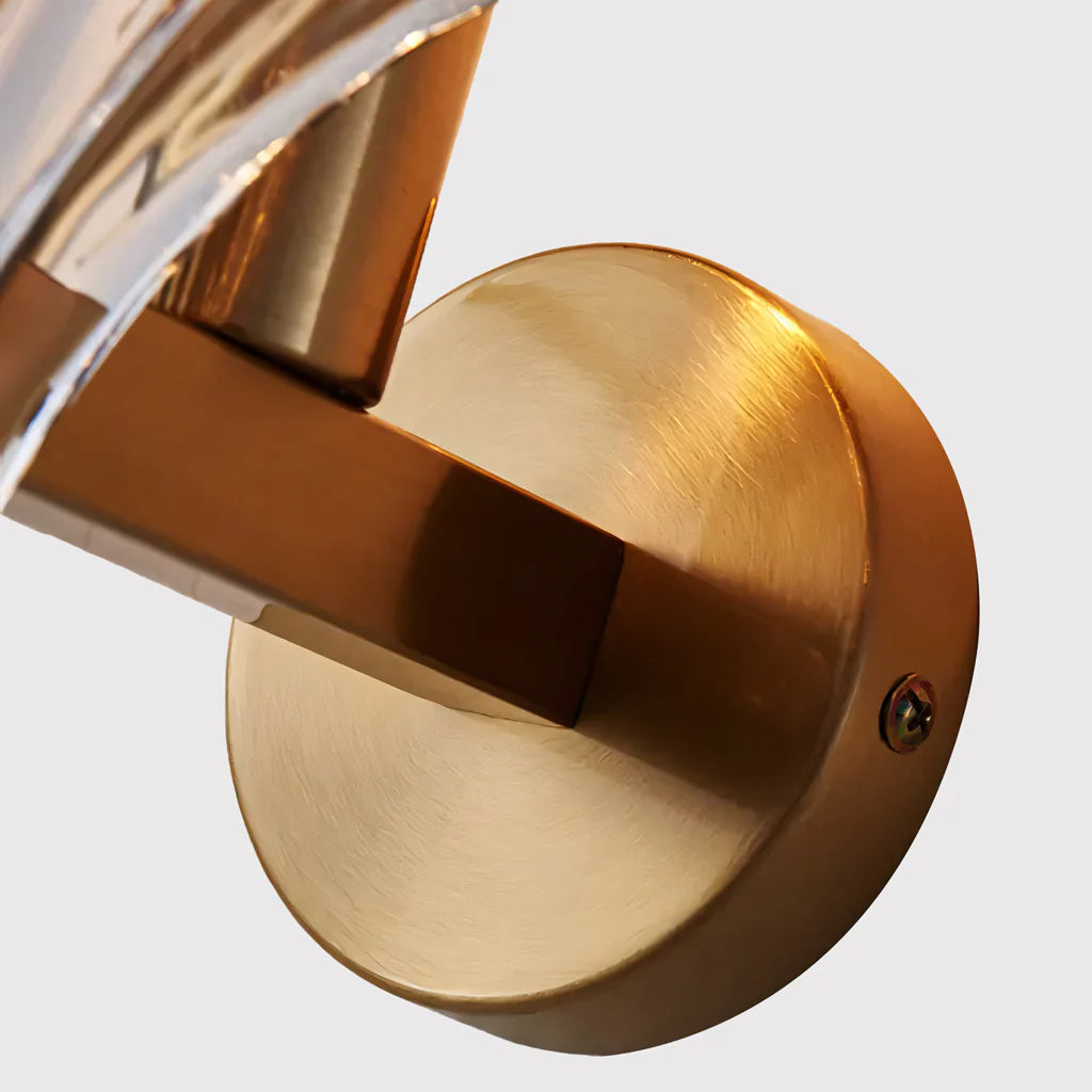 Luis_shell_wall_light_details2.webp__PID:b4bd1fda-abd5-4392-911f-b946328982af