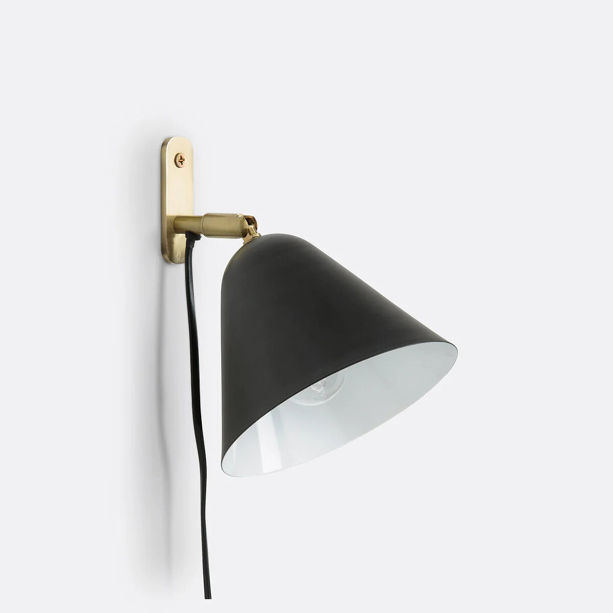 Phrike Modern Minimalist Tapered Metal Wall Sconce (16).webp__PID:1cab62e0-1a45-4de8-ad5e-75b089bbfbcc