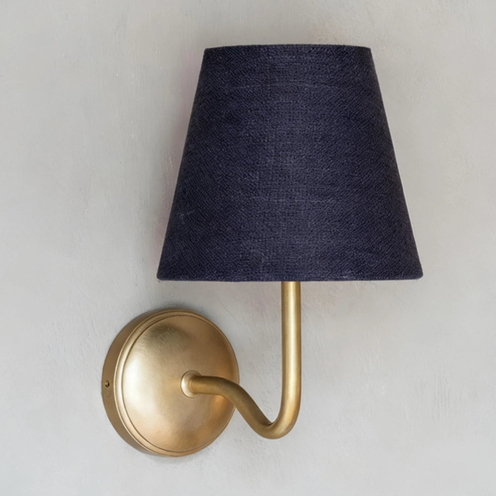 Amelia Classic Brass Arm Wall Sconce2.webp__PID:5f997d3b-918e-4b25-add6-9ff239b9bf24