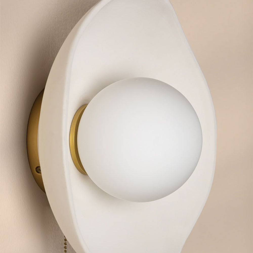 Ember Modern Bowl Ceramic Wall Sconce3.webp__PID:99f3d4bd-426d-49da-a1cb-990d242a5310