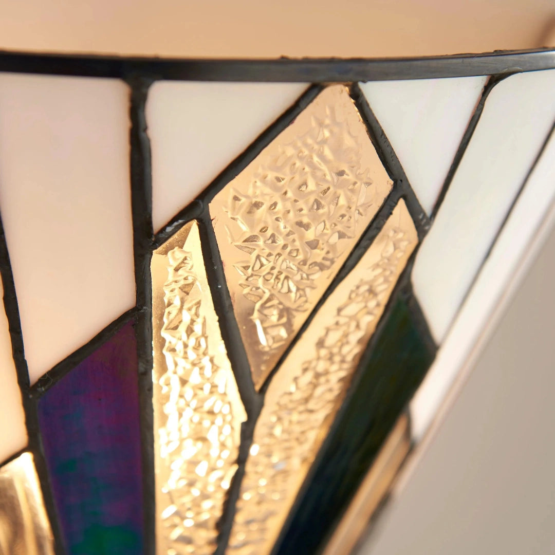 Cortan Modern Tiffany Glass Art Deco Wall Sconce detail1.webp__PID:64d5e218-57d4-46ff-8f5a-4c400c14d501