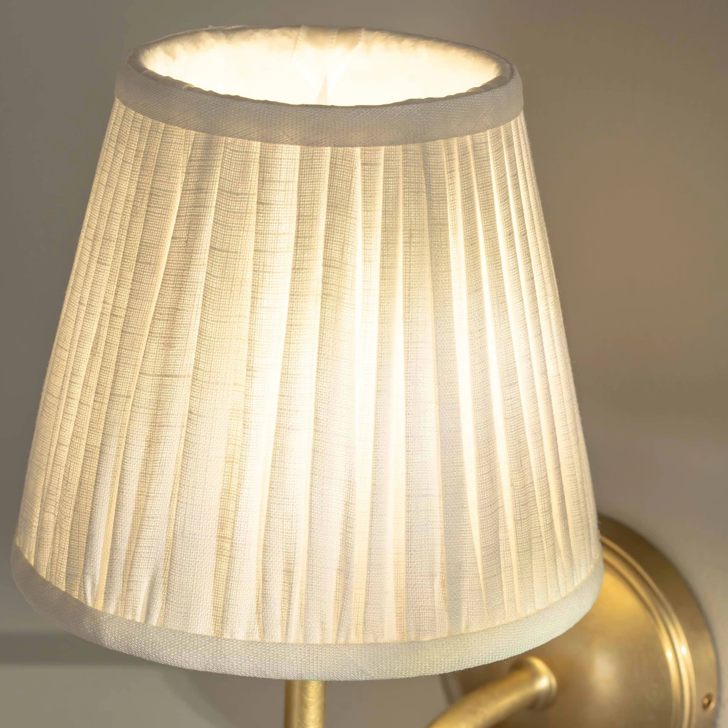 Valkeryn Vintage Linen Cotton Pleated Wall Light16.webp__PID:c220c6ba-c72c-4c4d-8af4-18f84e938015