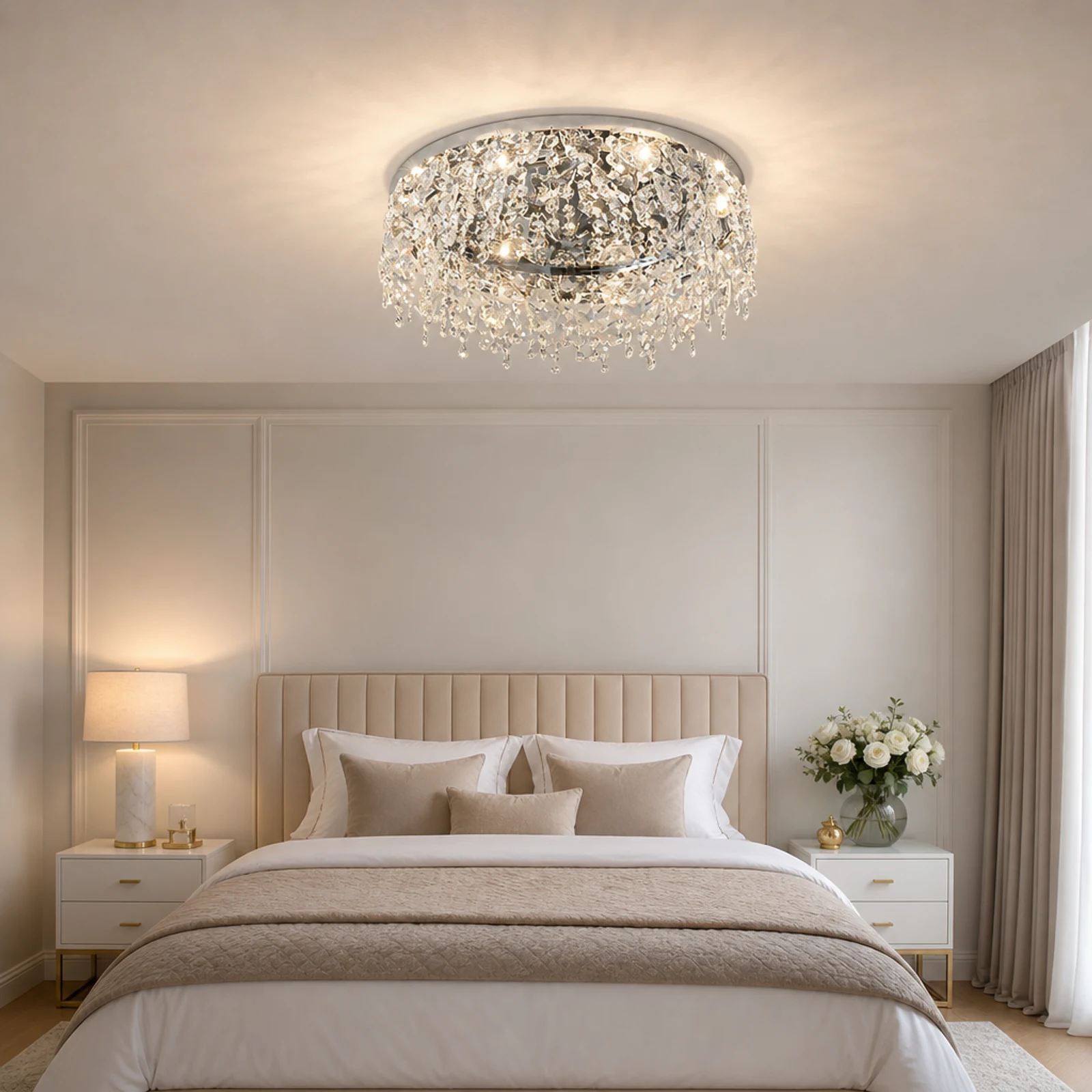 Plafonnier encastré en cristal chromé de luxe dans une chambre