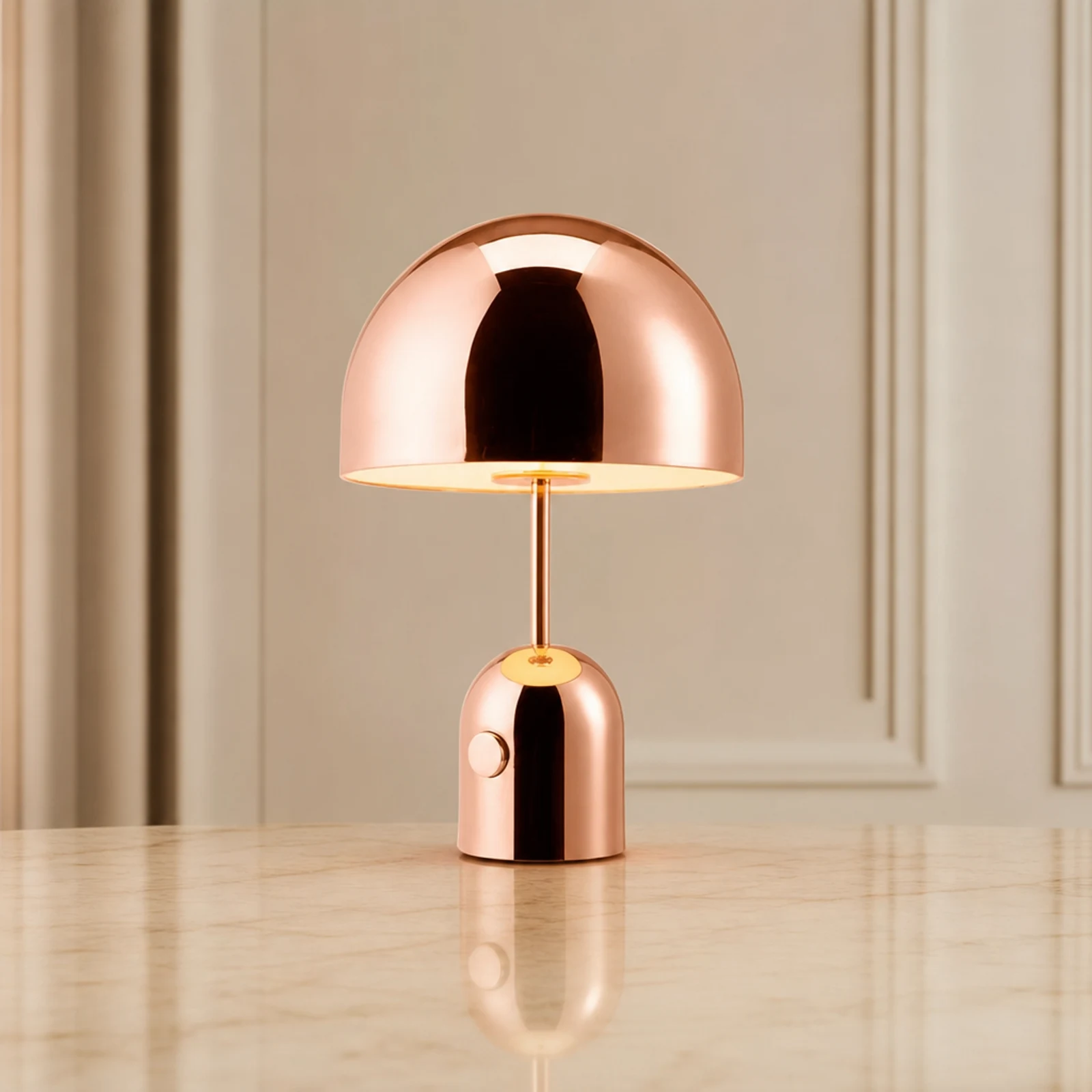 Produktansicht der roségoldenen Bell-Tischleuchte