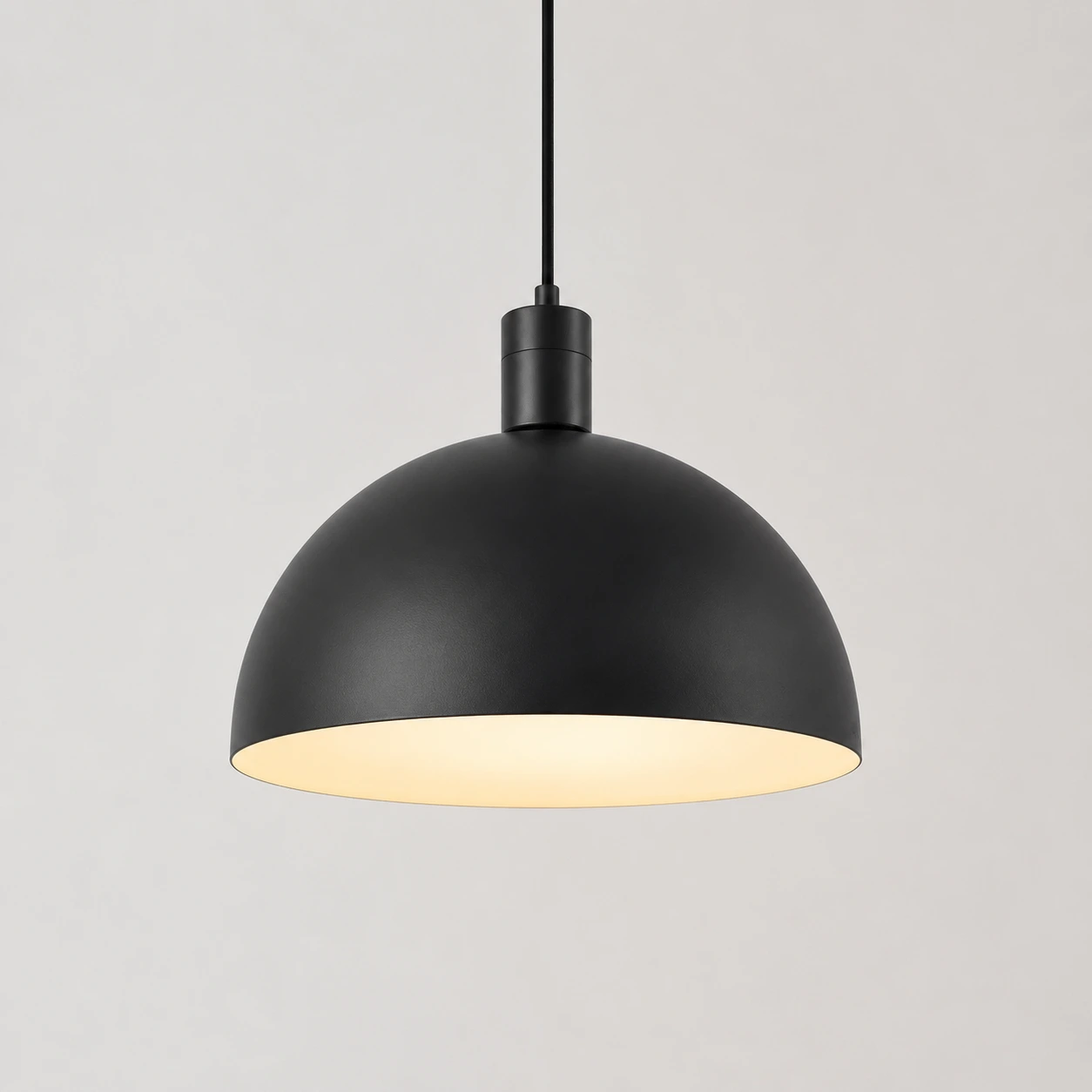 finition pendentif rond en forme de dôme noir