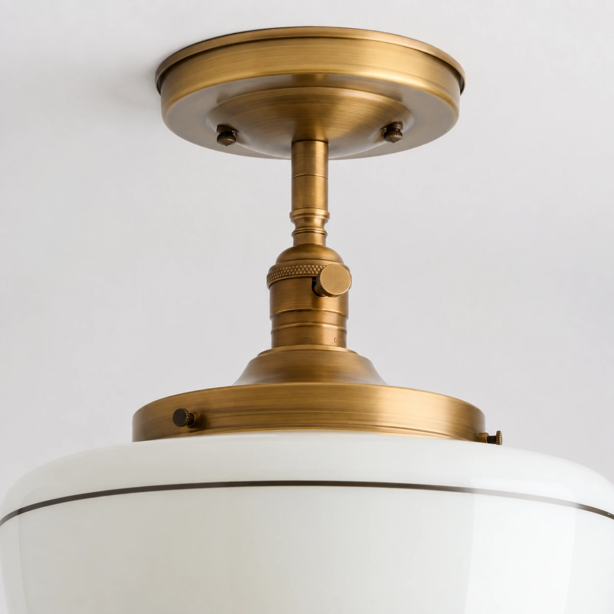 Rosace de plafond en laiton et connecteur étagé