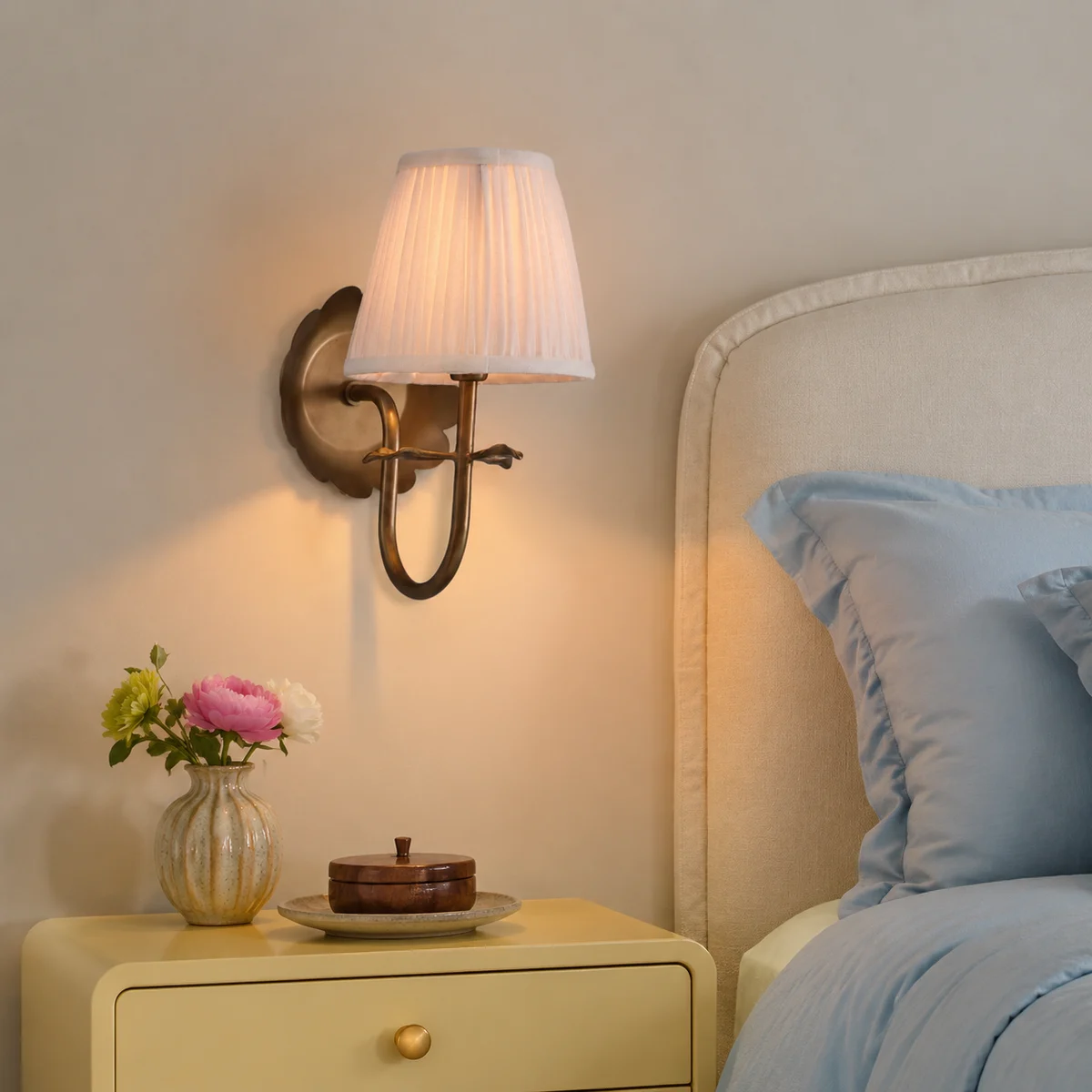 Sandra Vintage Pleated Cotton Shade Wall Sconce3.webp__PID:0afb54f8-d417-4138-88bf-1d493c41874b