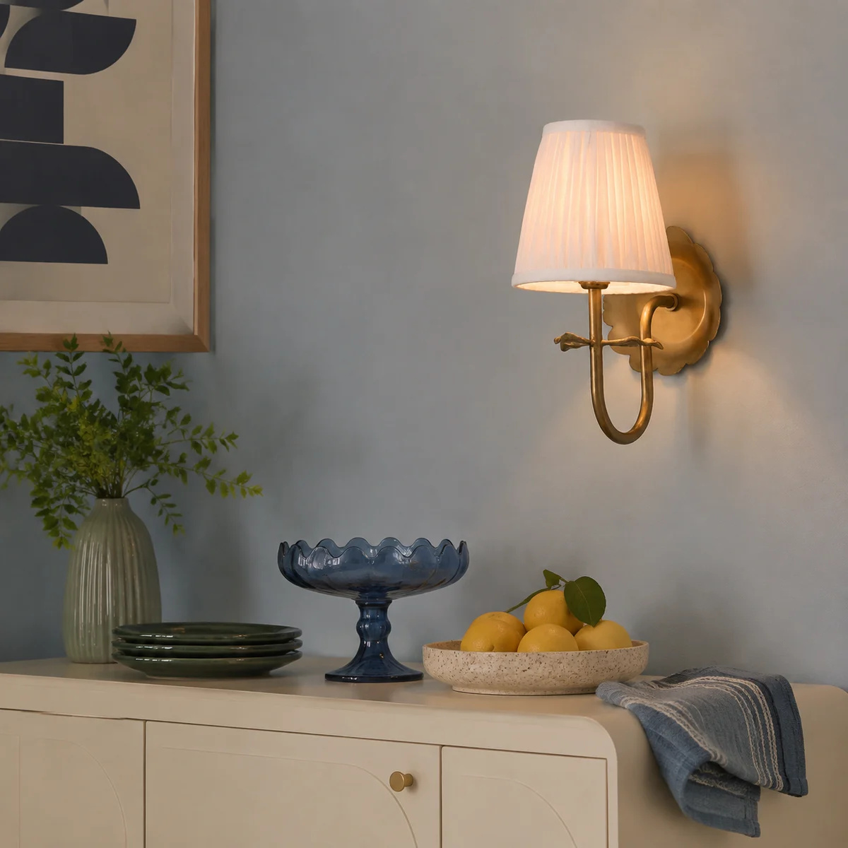 Sandra Vintage Pleated Cotton Shade Wall Sconce12.webp__PID:fb74d33e-de0a-41ee-98d3-c479ace9e2b8