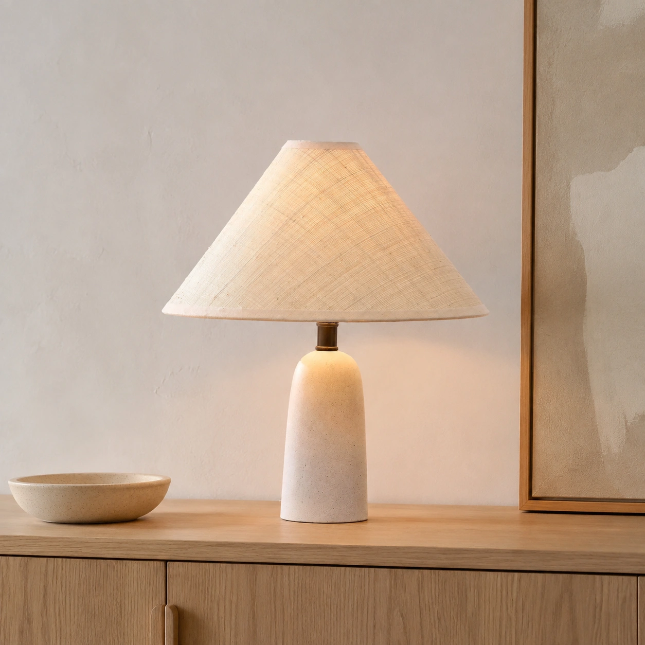 Centered lead scene, lamp on