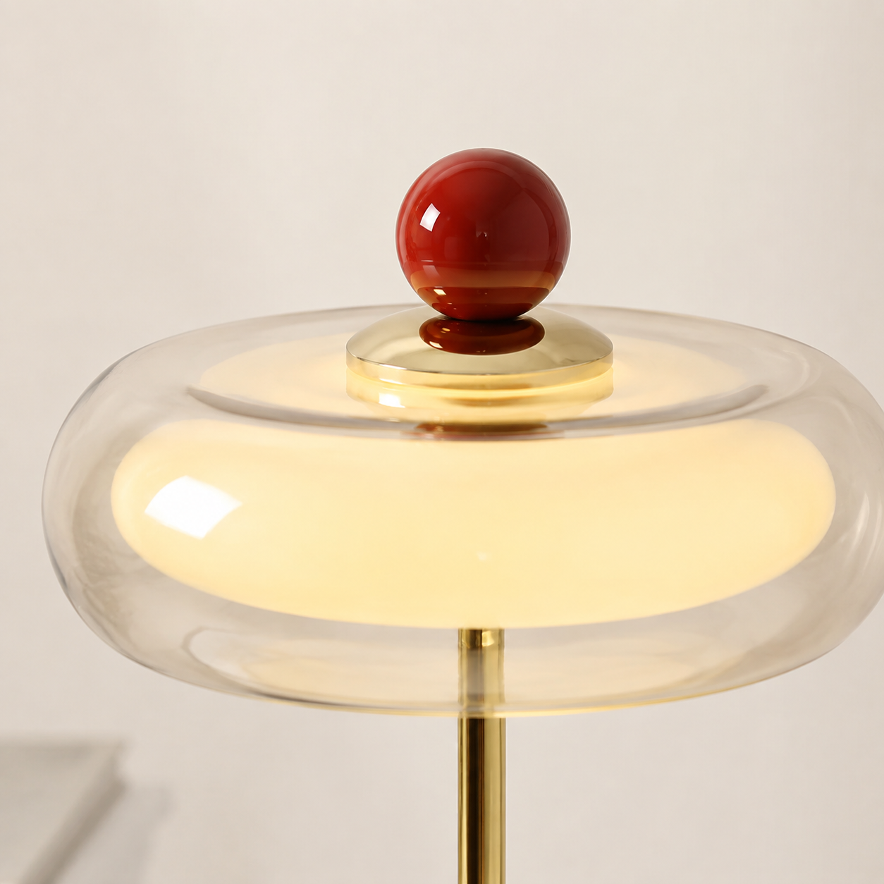 Clear glass halo and luminous diffuser detail