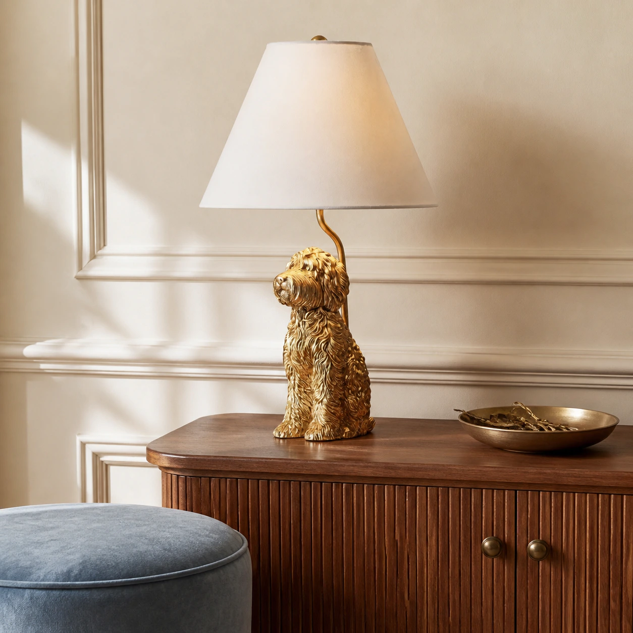 Eirik Doodle lamp in a modern entryway