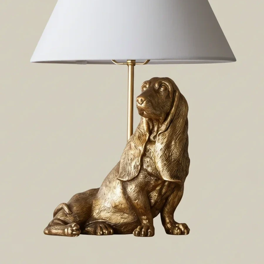 Hound lamp detail