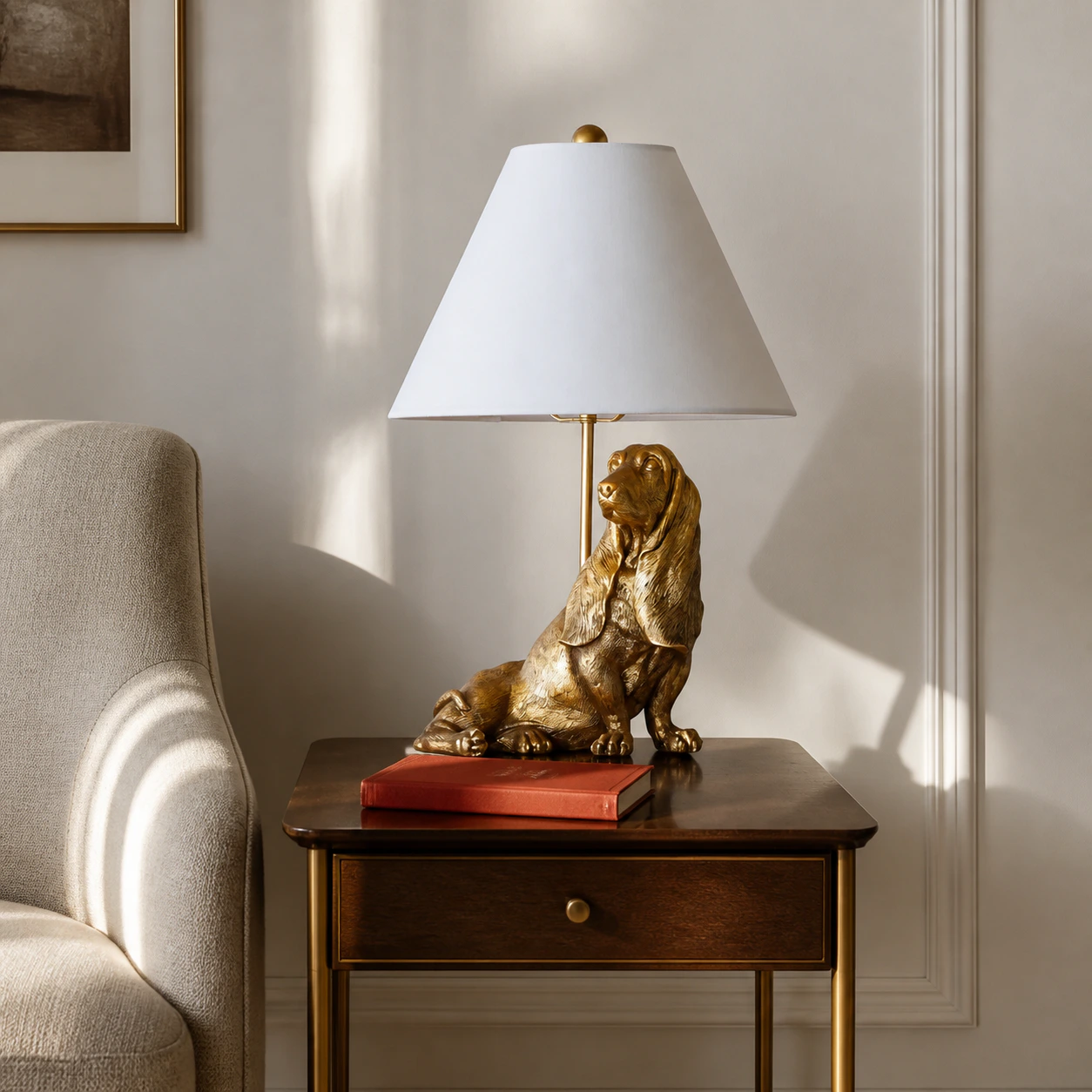 Eirik Hound lamp in a reading corner
