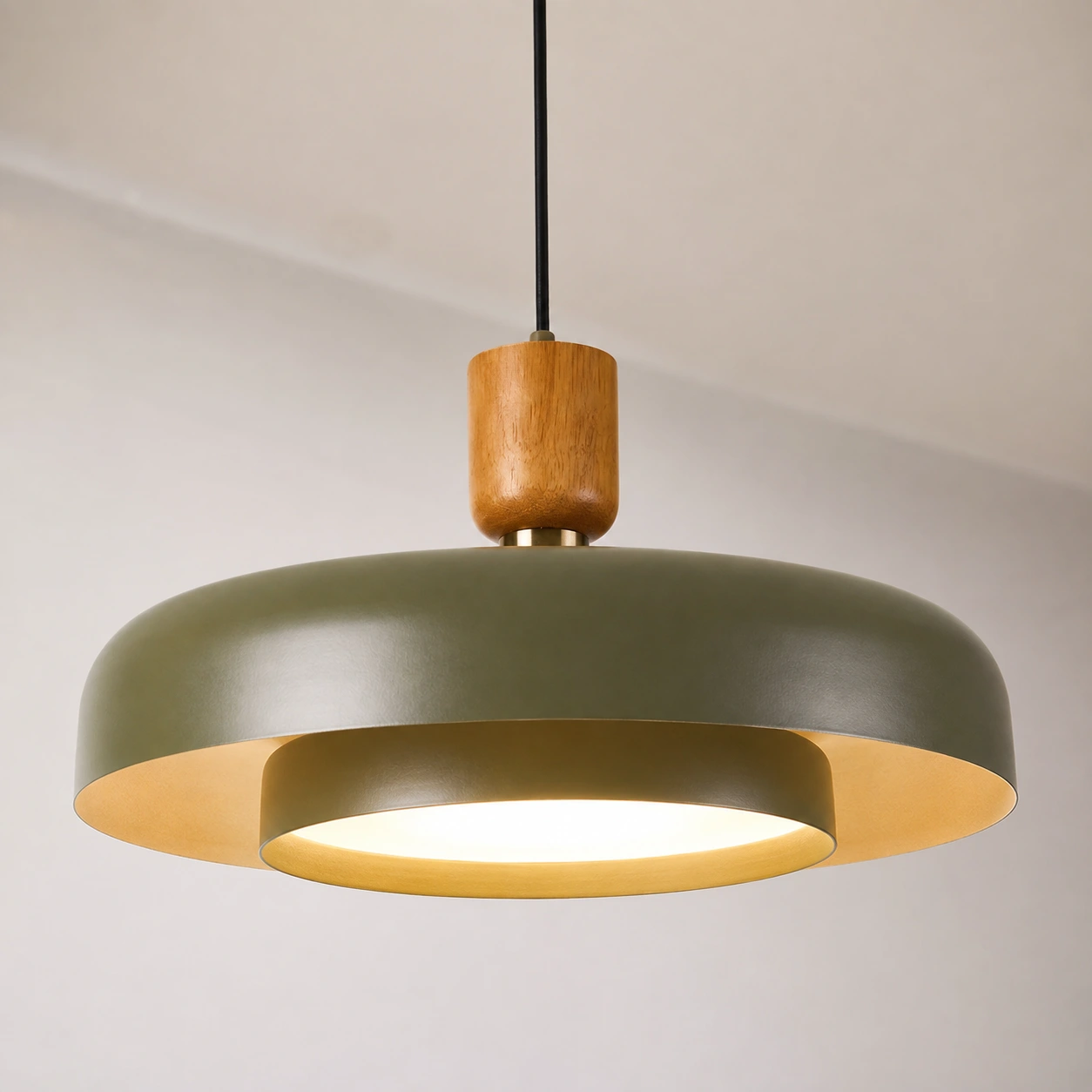 Warm underside illumination detail