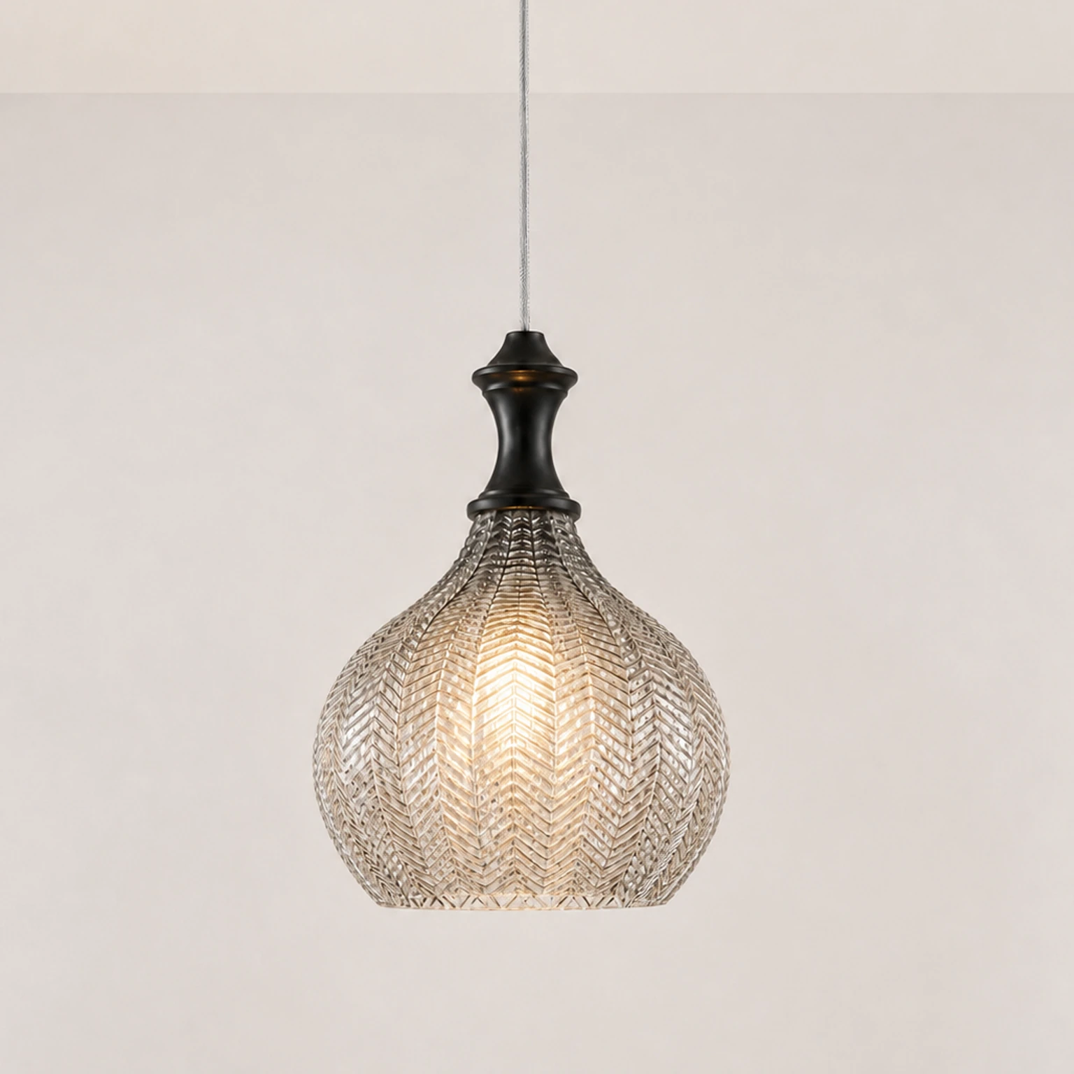 Benoit Ø 23,2 × H 28,9 cm · Rauchgrau eingeschaltet