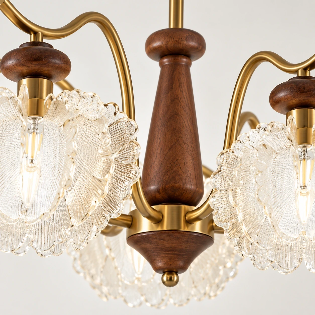 Close view of Wushlp Vintage Petal Acrylic Branch Chandelier branch suspension