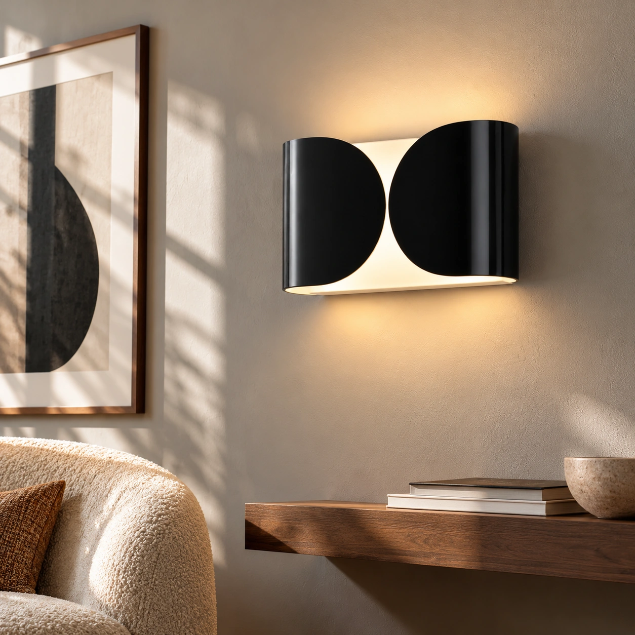 Black Foglio wall light in a living room