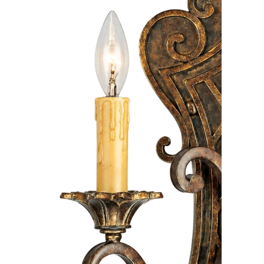 Candle-style arm, socket and drip detail