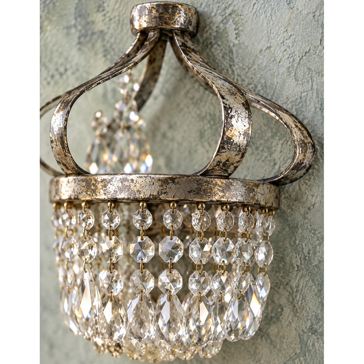 Faceted crystal drop detail