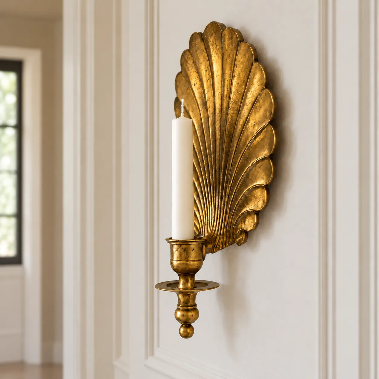Side view of the wall-mounted sconce