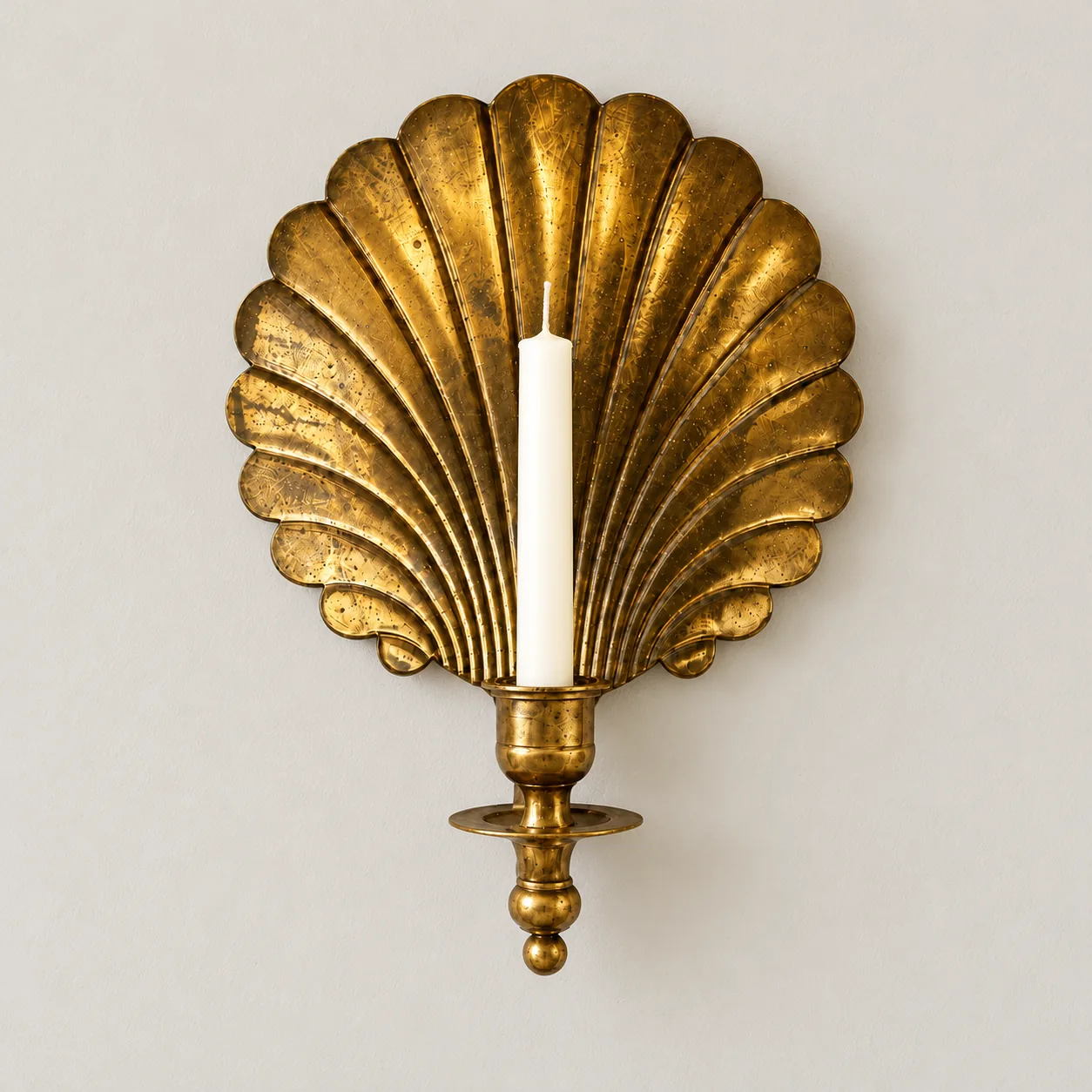 Single antique brass shell sconce