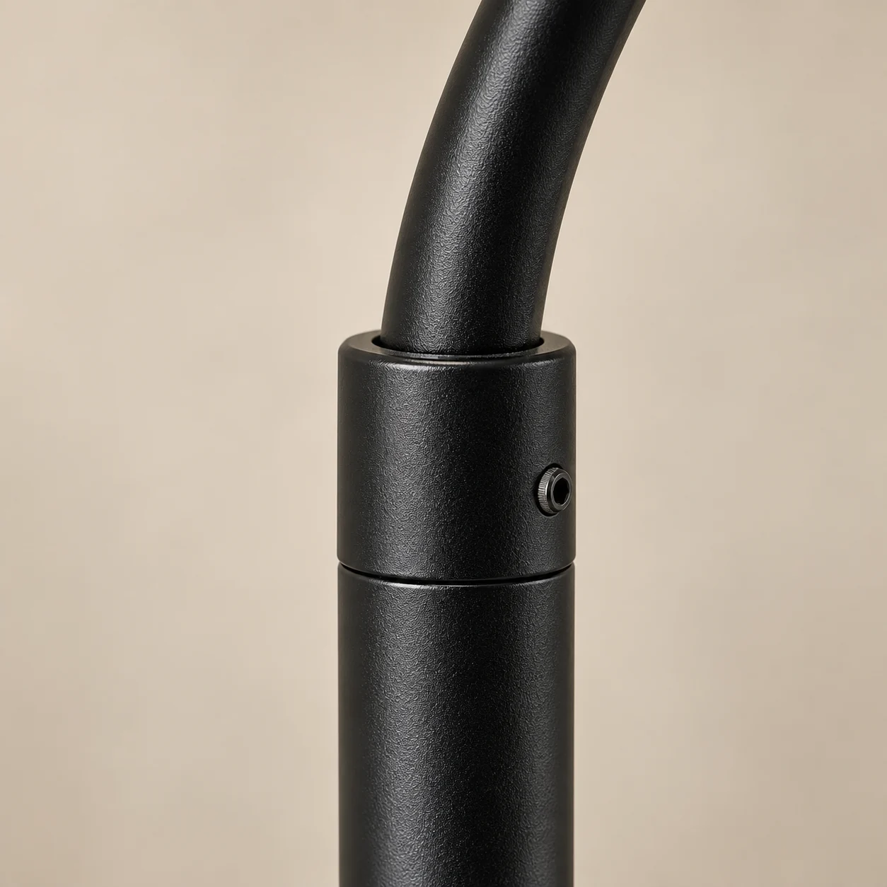Close view of the adjustment collar