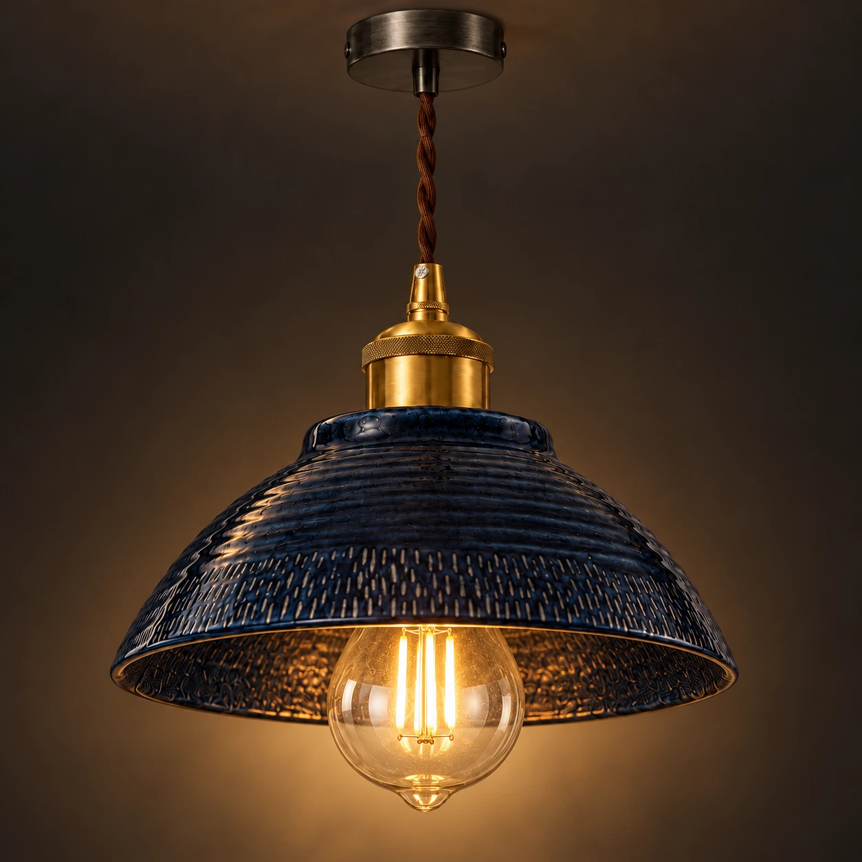 Single bulb warm light detail