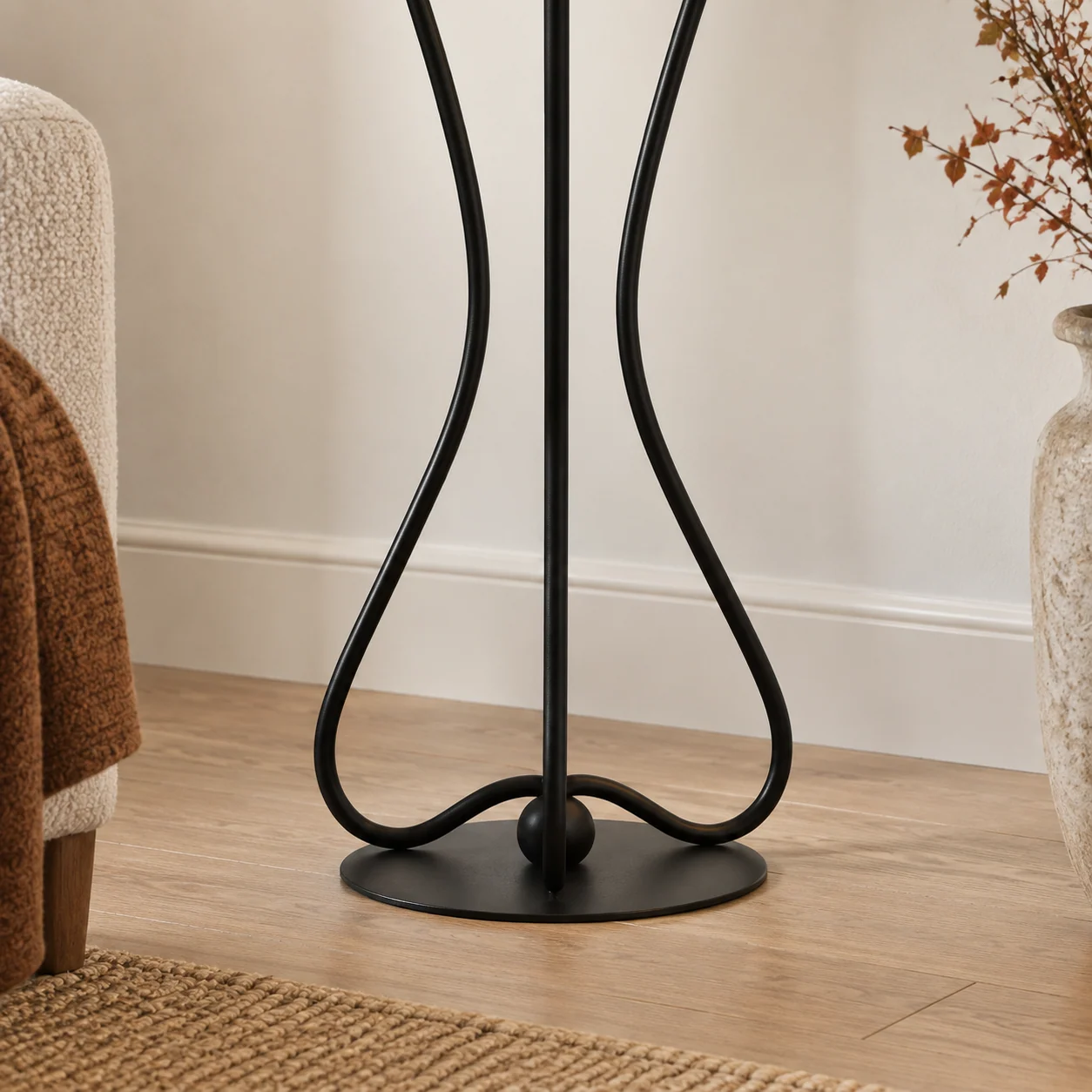 Iris French Decorative Iron Floor Lamp — detail