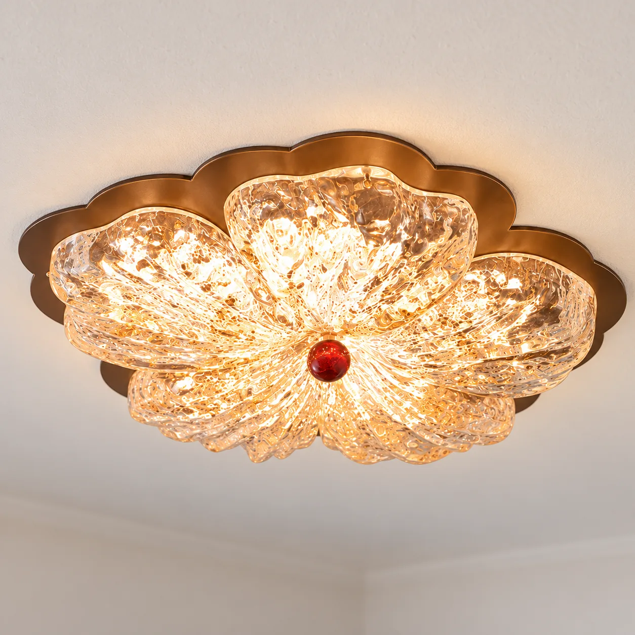 Flush ceiling mount and low iron backplate