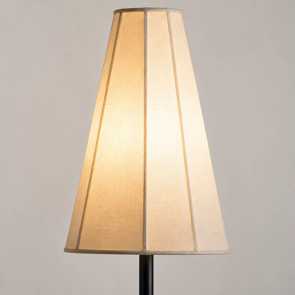 Iris French Decorative Iron Floor Lamp — detail
