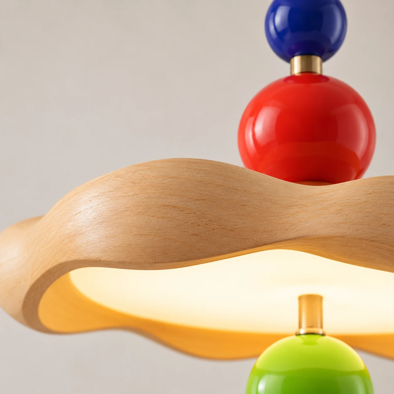 Close detail of the wavy natural wood shade rim
