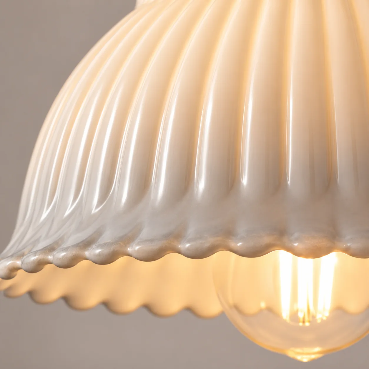 Ceramic shade rim