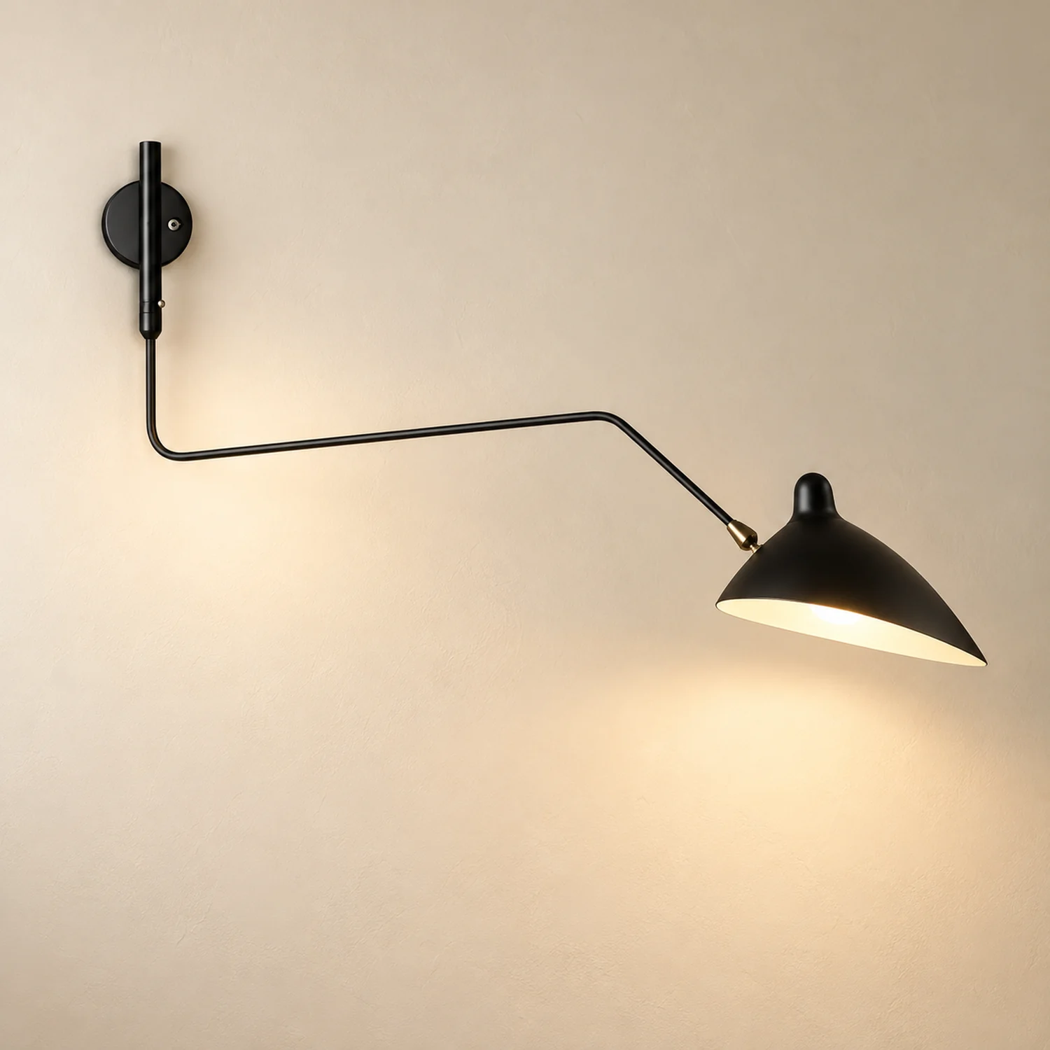 Black one-arm wall lamp