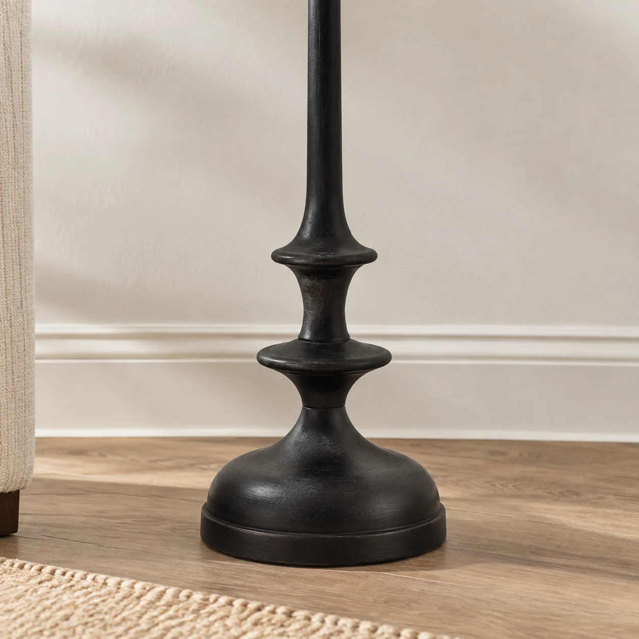 Stepped round wood base with stable floor contact