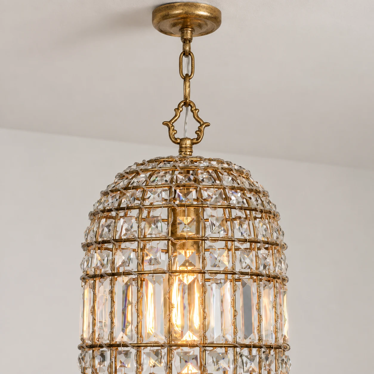 Decorative top loop and ceiling suspension connection